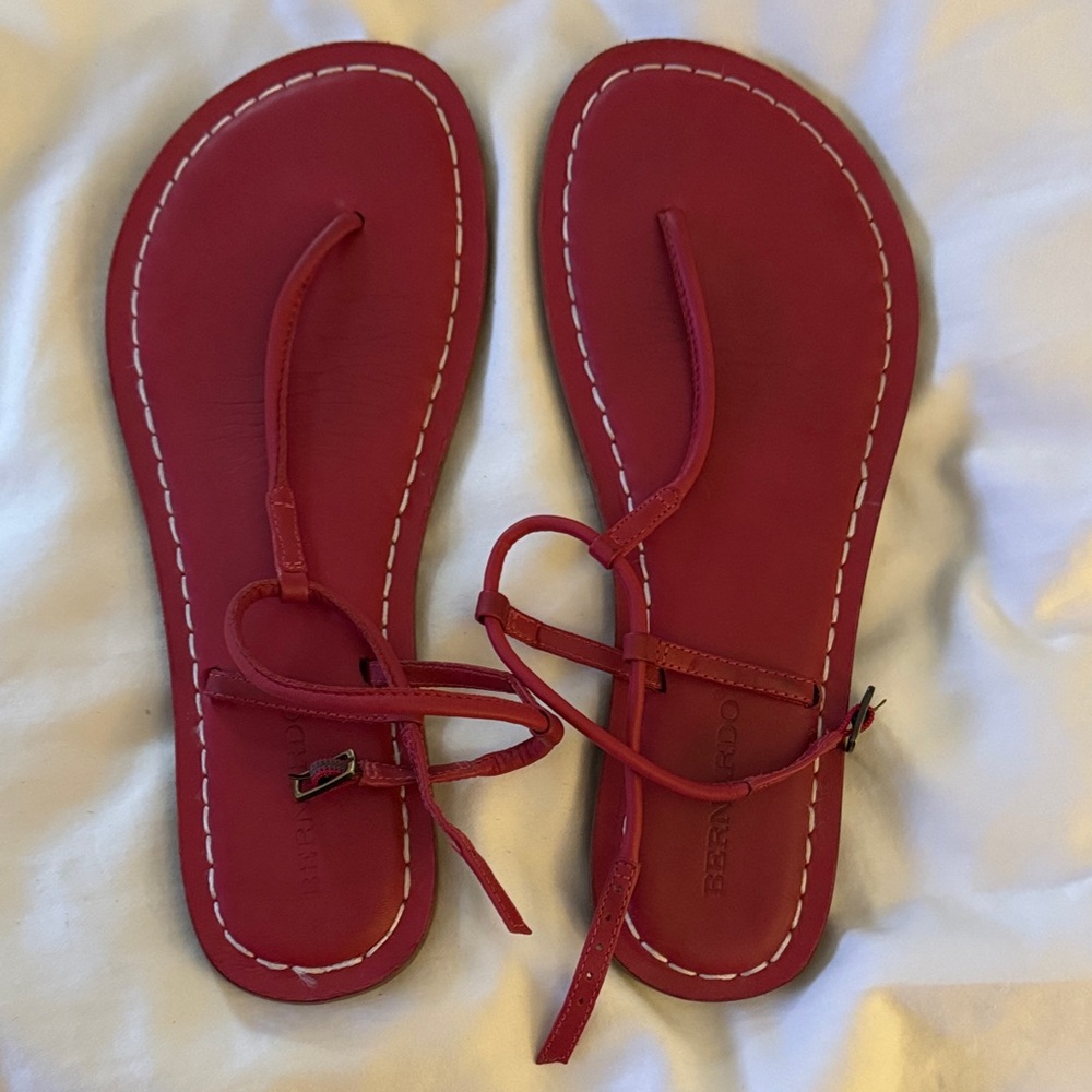Bernardo Women's Vibrant Red Sandals